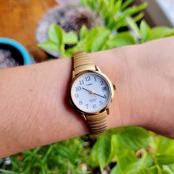 Vintage Timex Indiglo Womens Womans Gold Round Analog Calendar Stretch Watch - Picture 5 of 10